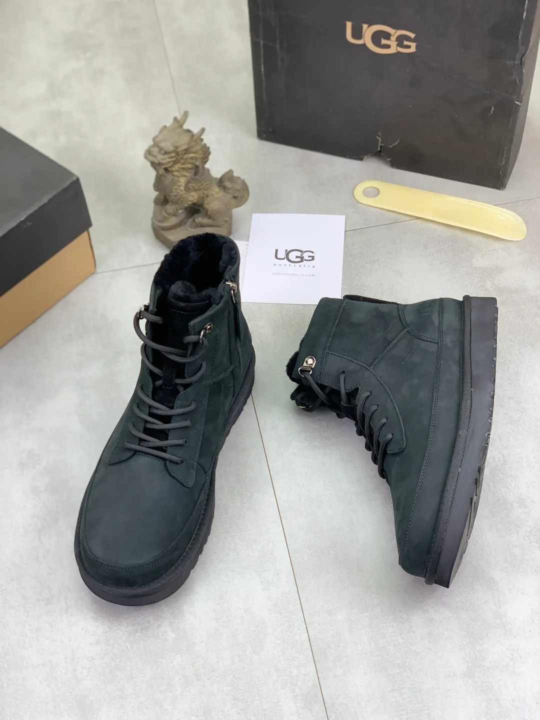 Men's shoes P620 New arrival🆕🆕🆕 IUGGI Men's British retro Martin boots Winter new men's outdoor hiking boots First layer of cowhide on the outside and wool on the inside Comfortable and warm Rubber sole sole Non-slip and firm Trendy and fashionable Casual and versatile Size: 39-44 (38 45 customized) Color: two colors